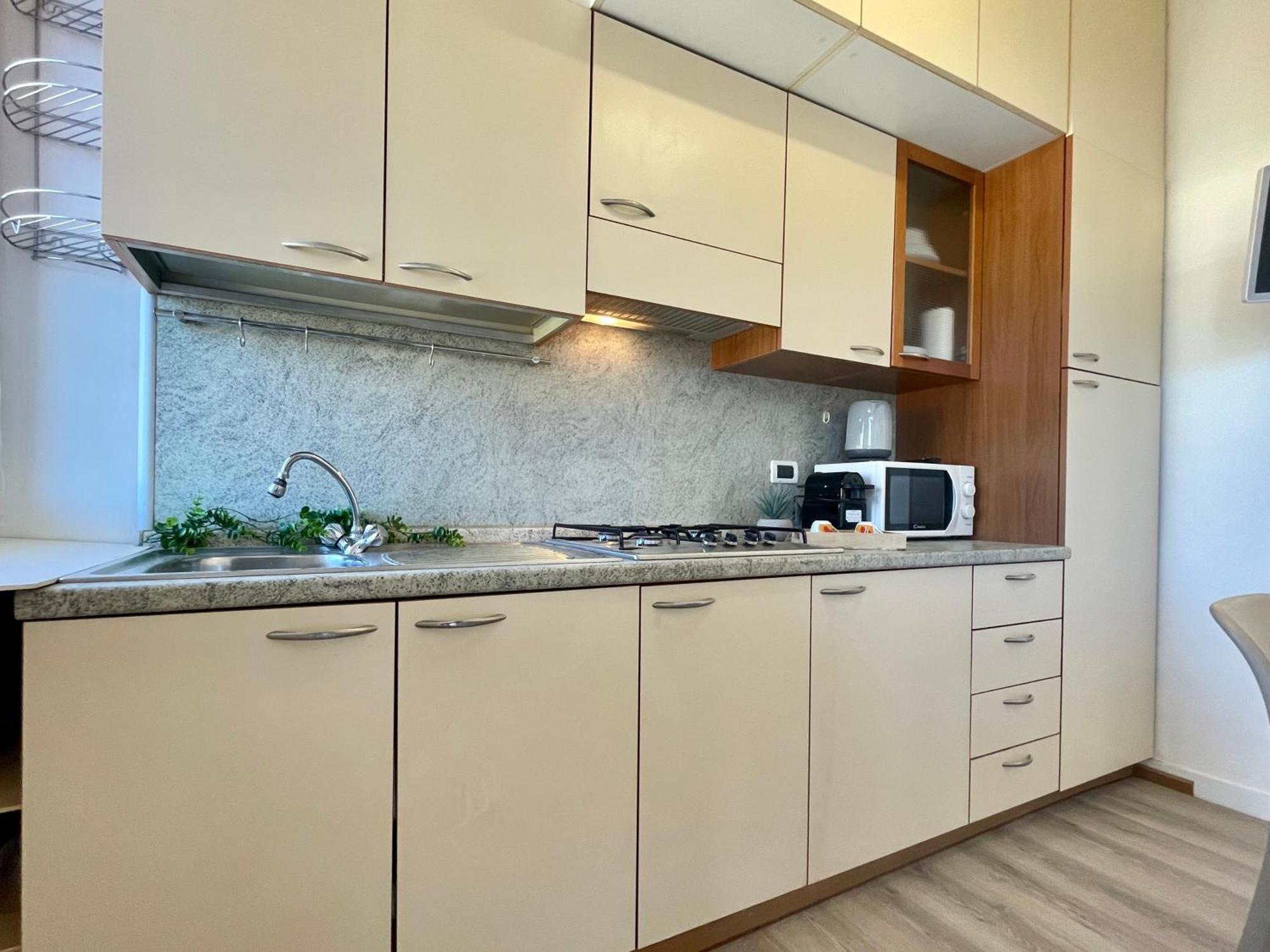 150Mt Dal Mare Monolocale In Centro Con Vista Aperta, Wi-Fi E A/C Apartment โลอาโน ภายนอก รูปภาพ