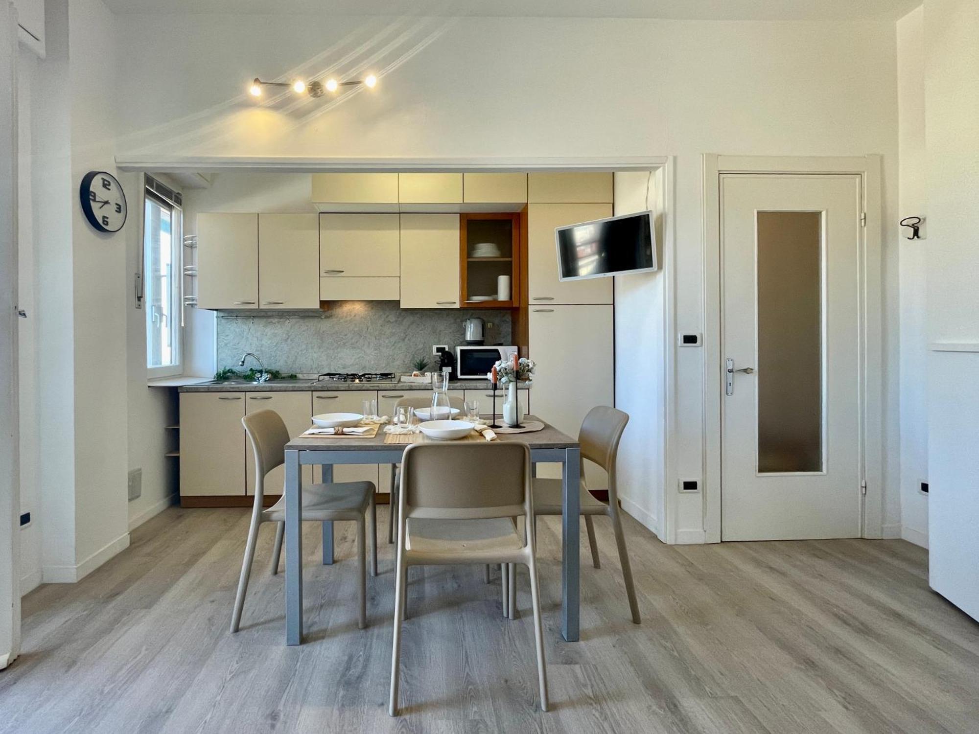 150Mt Dal Mare Monolocale In Centro Con Vista Aperta, Wi-Fi E A/C Apartment โลอาโน ภายนอก รูปภาพ