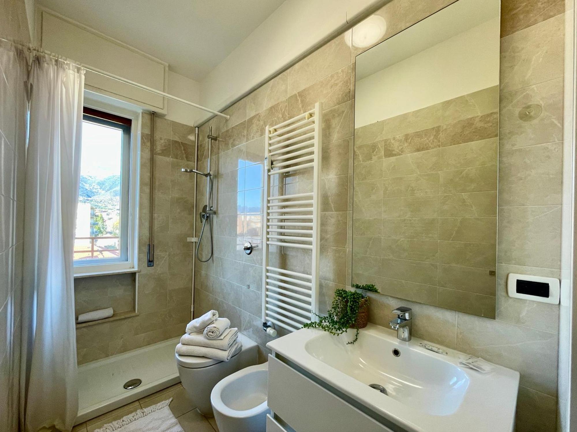 150Mt Dal Mare Monolocale In Centro Con Vista Aperta, Wi-Fi E A/C Apartment โลอาโน ภายนอก รูปภาพ